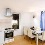 Daniela Old Town Apartment