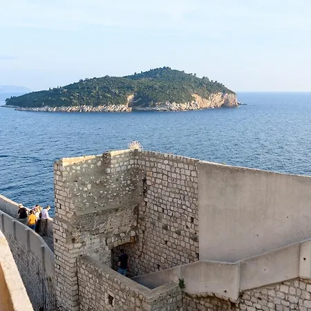 Daniela Old Town Apartment *