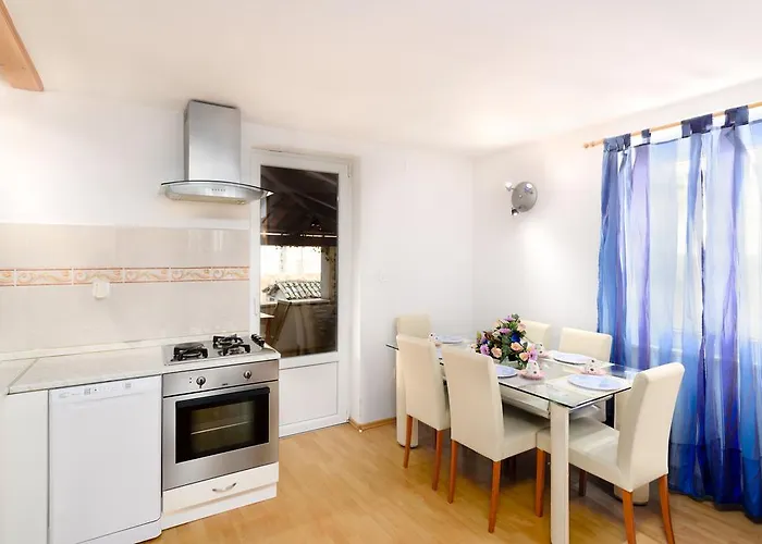 Daniela Old Town شقة