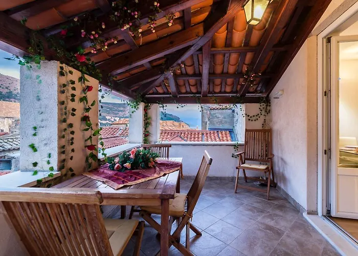 Daniela Old Town Appartement *